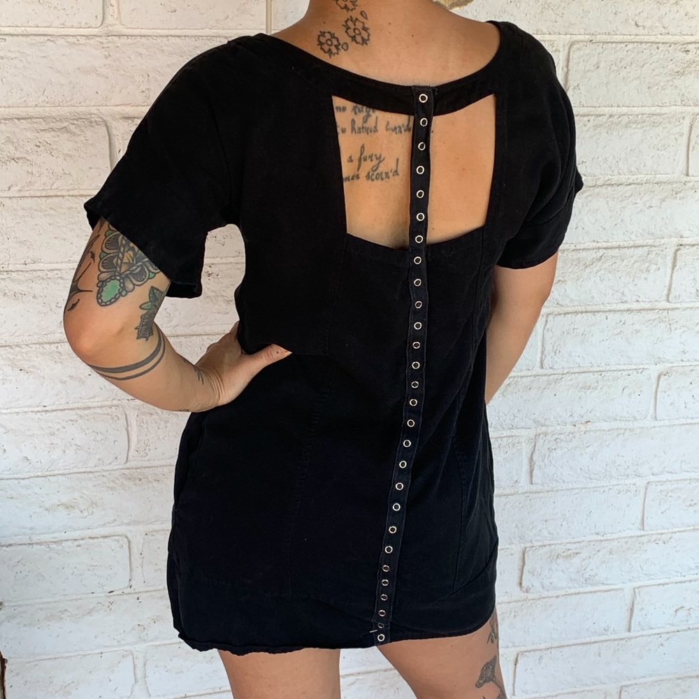 popomomo black dress with snap up back
